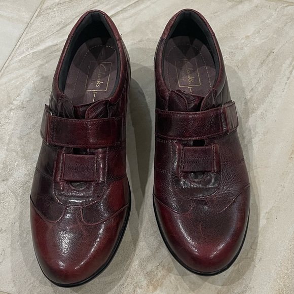 NWOT Clarks Size 10 Shoes Everyday Red Brown Bicycle Toe Showoff Leather - Picture 2 of 8